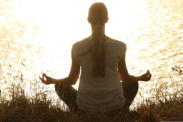 Antibes Zen Escape : Yoga, Méditation & Riviera Stroll