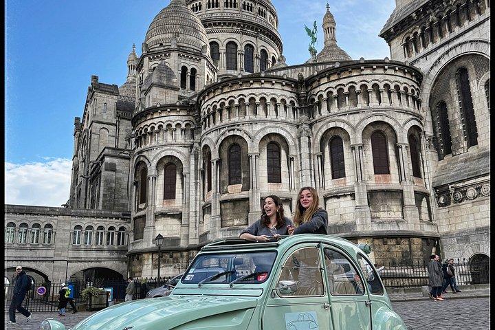 Paris : Visite privée en Citroën 2CV avec Champagne & Macarons