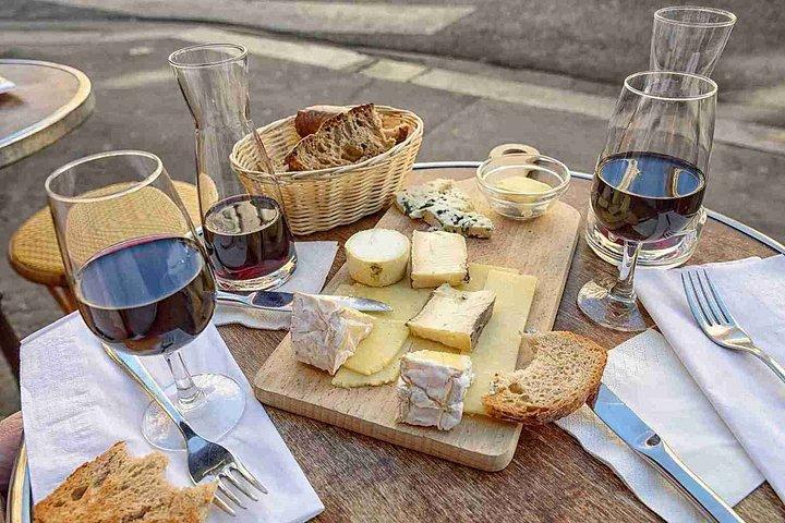 Visite guidée de Montmartre avec dégustation de fromages et de vins