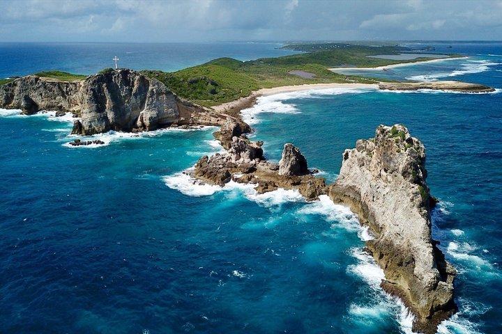 Guadeloupe bus hop on hop off Grande Terre purple Tour
