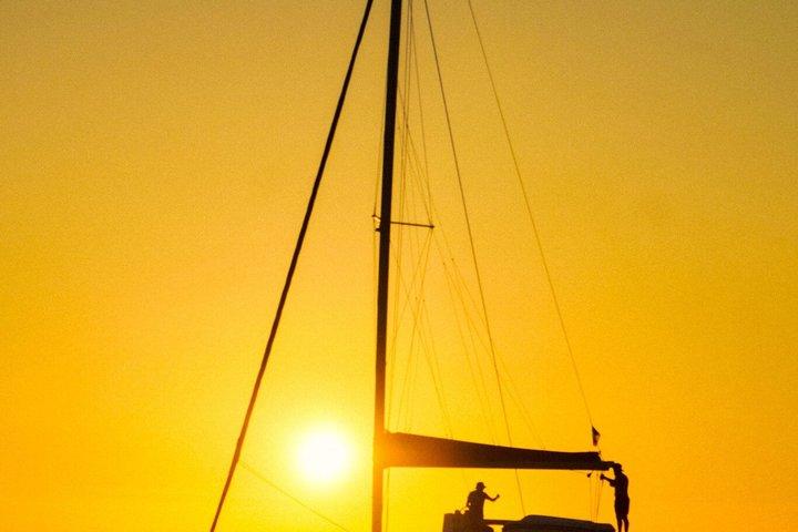 Marseille sunset en catamaran au Frioul avec apéro