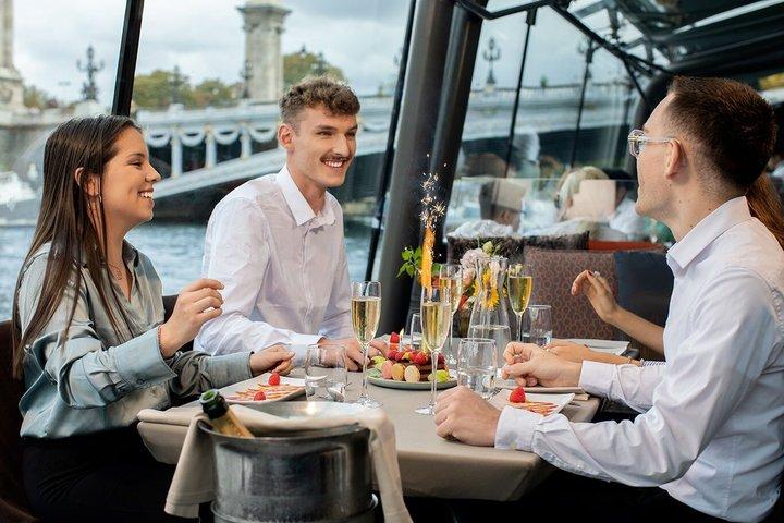 Croisière gourmande sur la Seine Champagne Service de déjeuner ou dîner