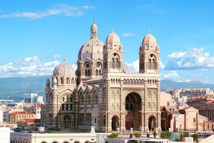 Visite privée guidée en voiture de Lyon à Marseille pour 1 jour