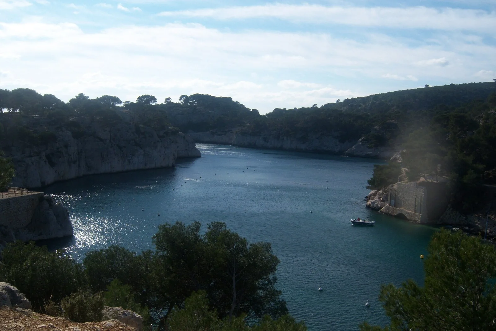 Calanques de Cassis (ambiance), à 52 km de l'hôtel (photo du lieu, pas de l'hôtel)