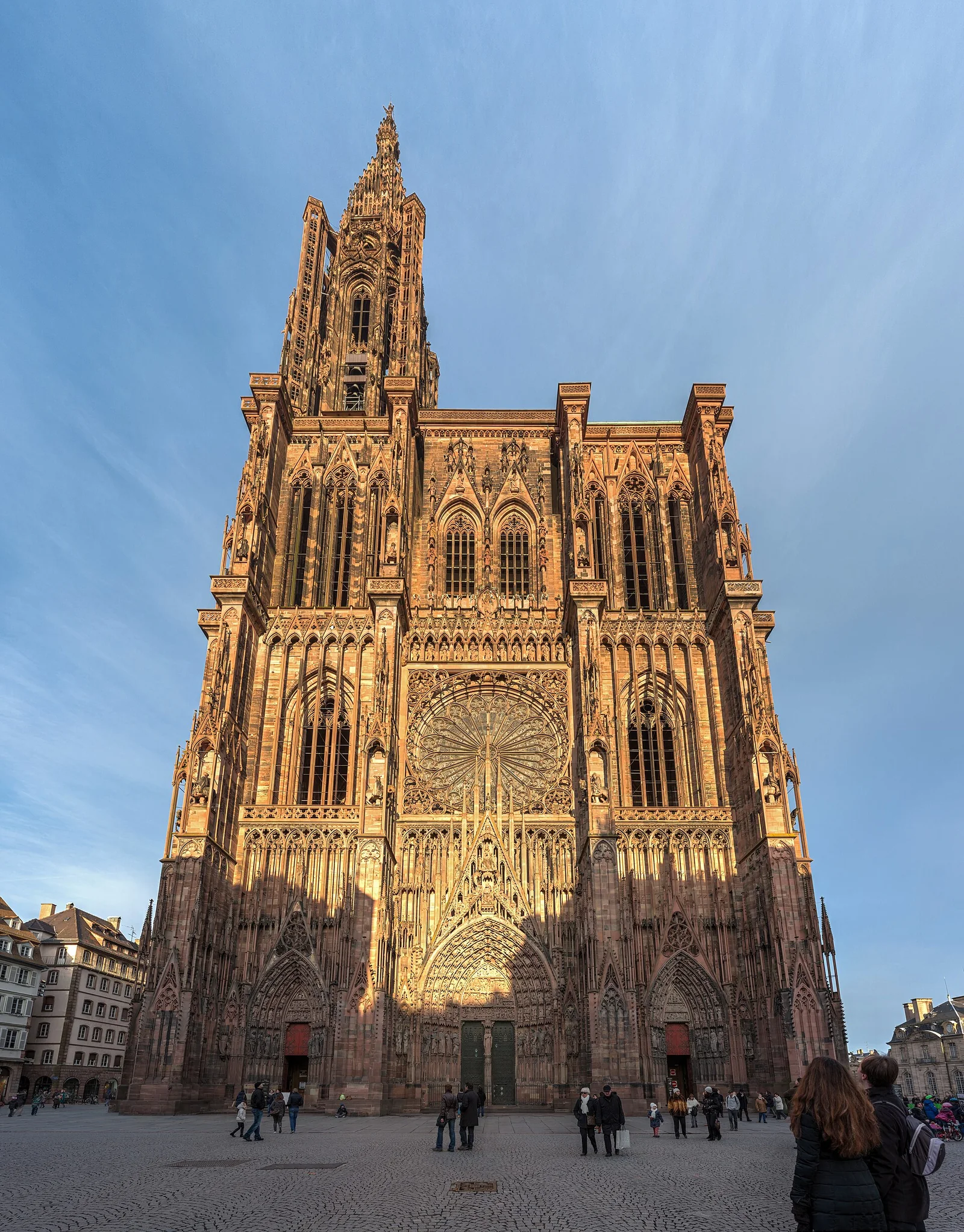 Cathédrale de Strasbourg (ambiance), à 0,5 km de l'hôtel (photo du lieu, pas de l'hôtel)
