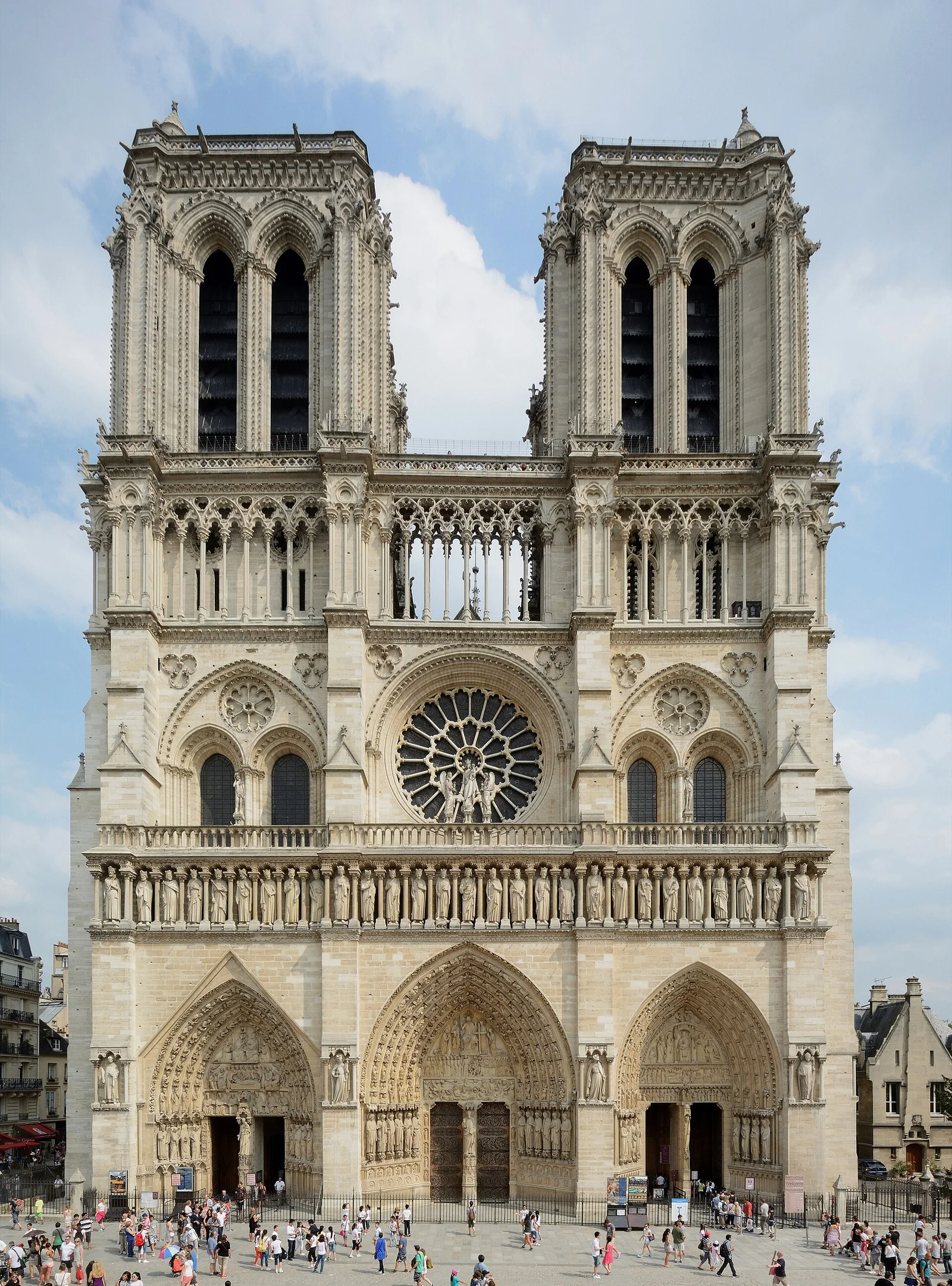Cathédrale Notre-Dame de Paris (ambiance), à 0,6 km de l'hôtel (photo du lieu, pas de l'hôtel)