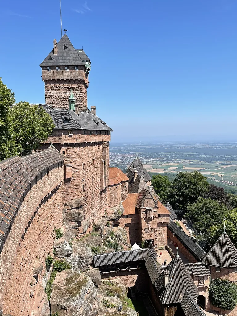 Haut-Koenigsbourg : château et vignoble