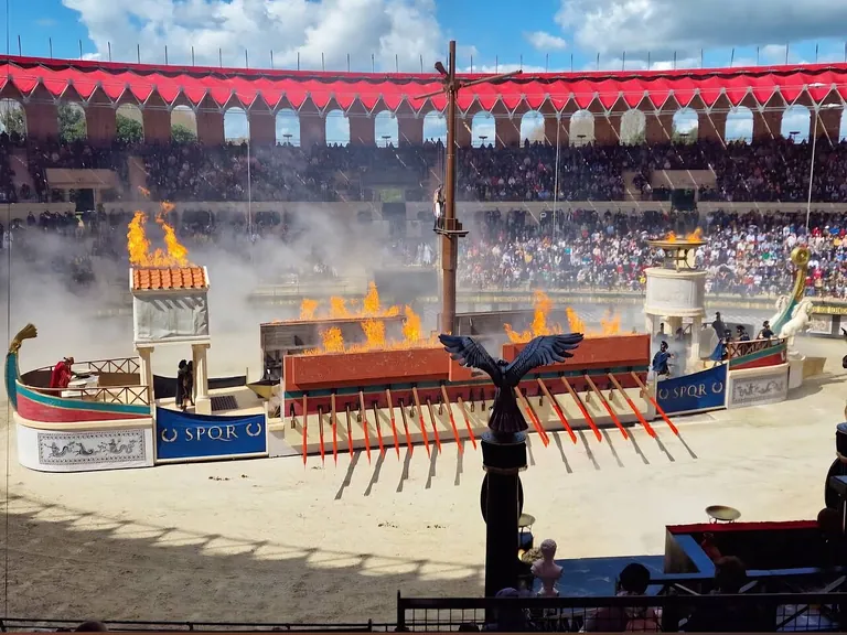 Puy du Fou : journée depuis Nantes